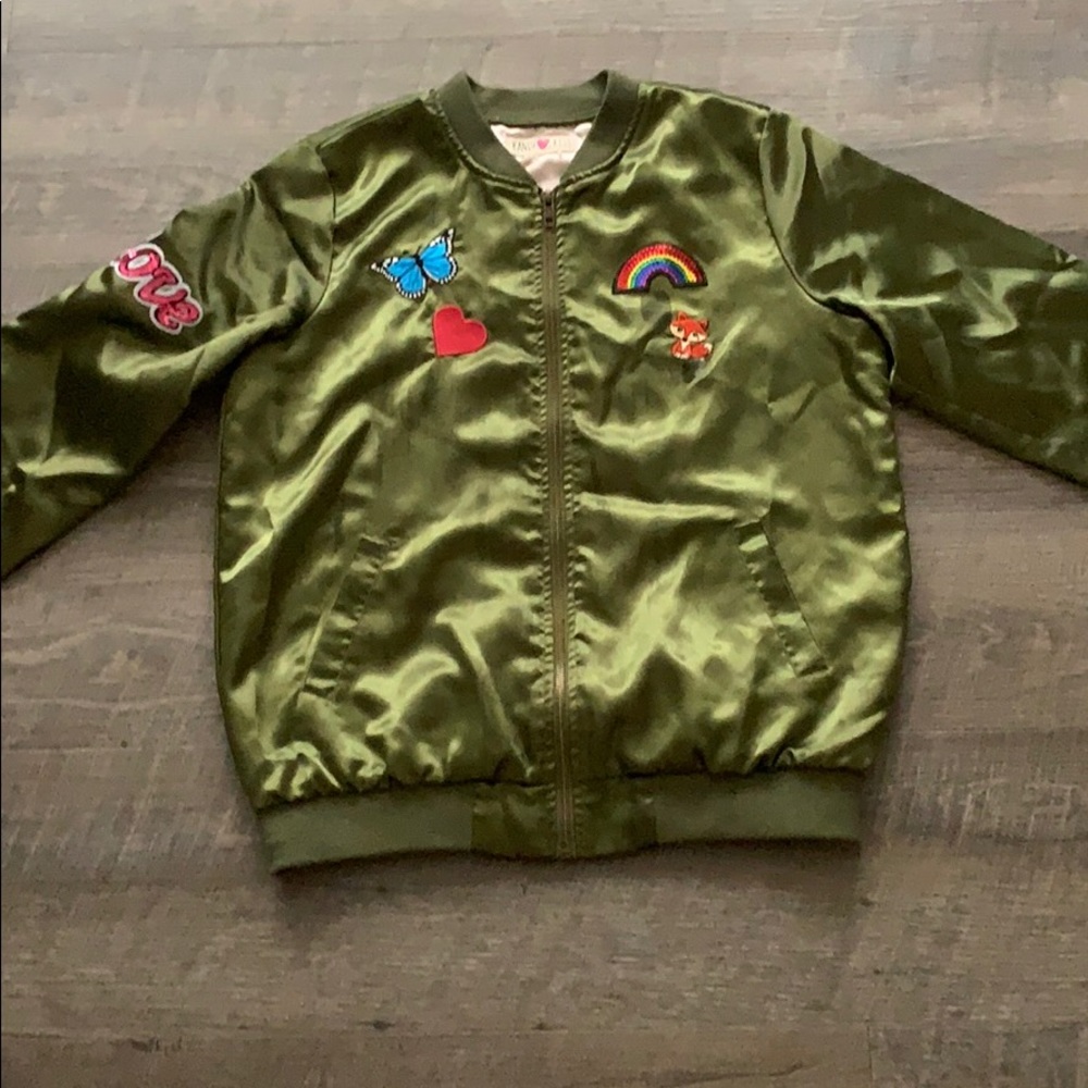Light kid size windbreaker sweater